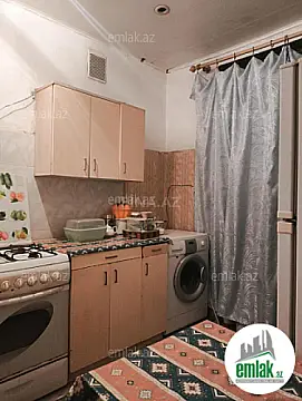 Satılır 3 otaqlı köhnə tikili 75 m²