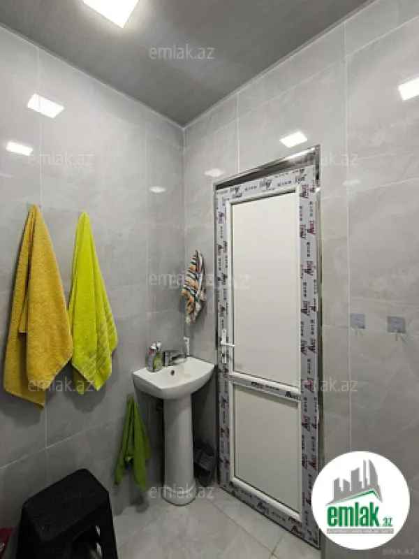 Satılır 3 otaqlı köhnə tikili 75 m²