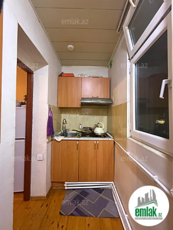 Satılır 2 otaqlı köhnə tikili 50 m²