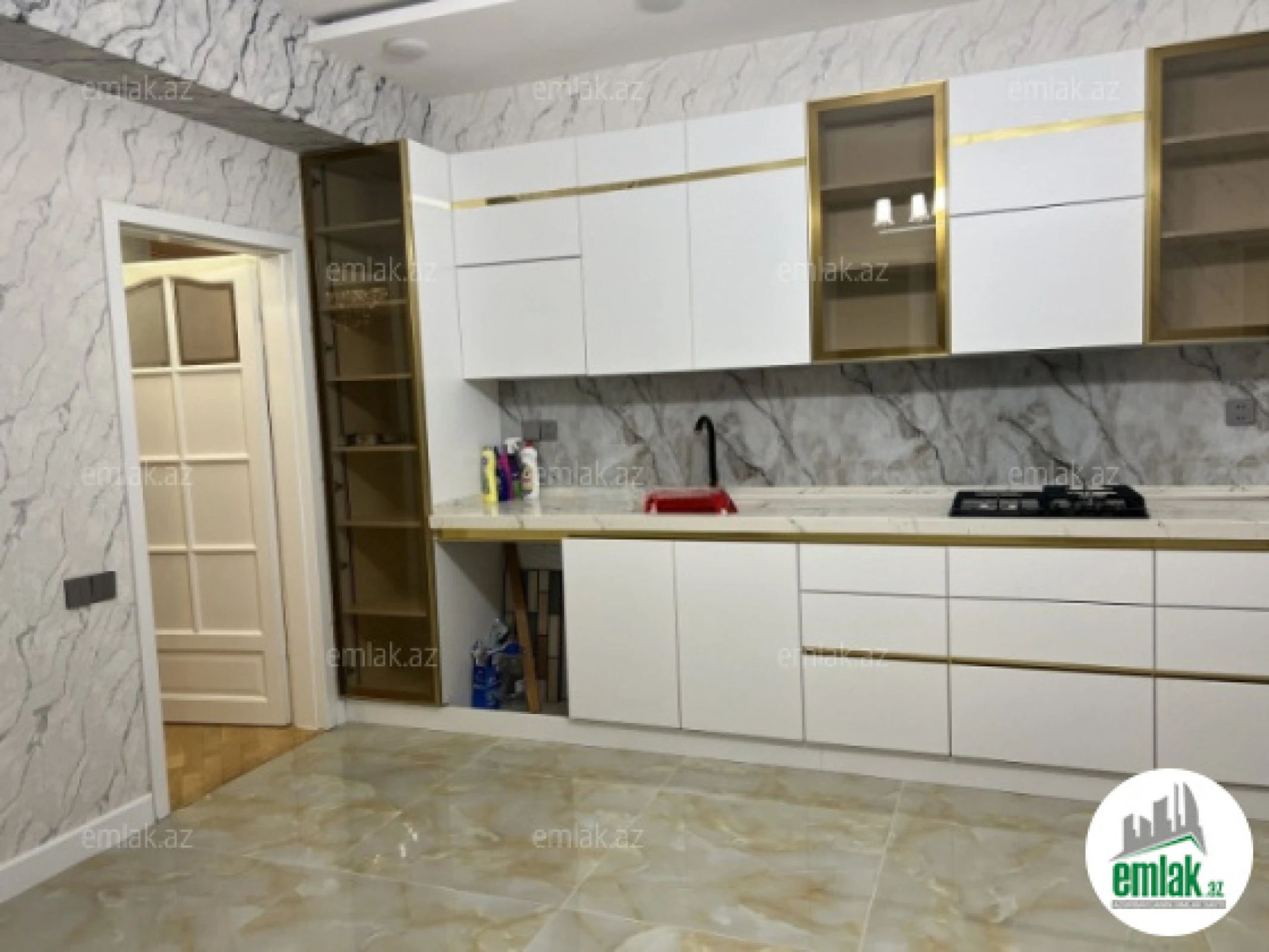 Satılır 3 otaqlı yeni tikili 150 m²