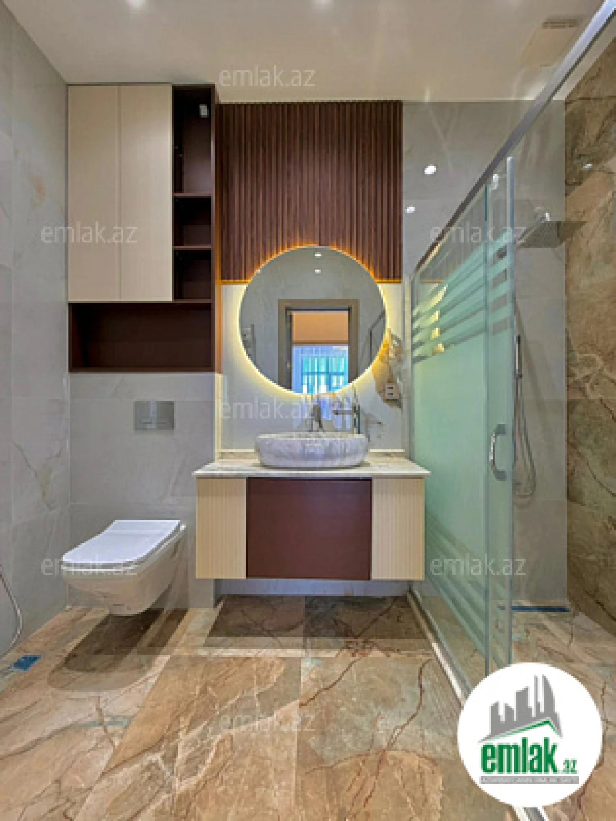 Satılır 5 otaqlı mənzil 220 m²