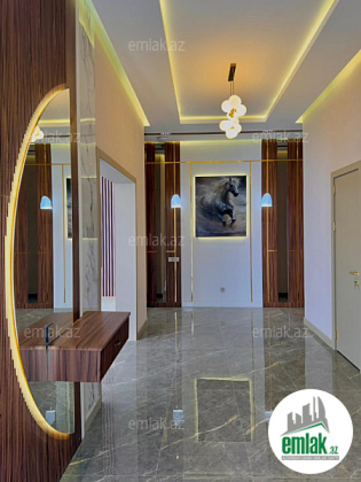 Satılır 5 otaqlı mənzil 220 m²