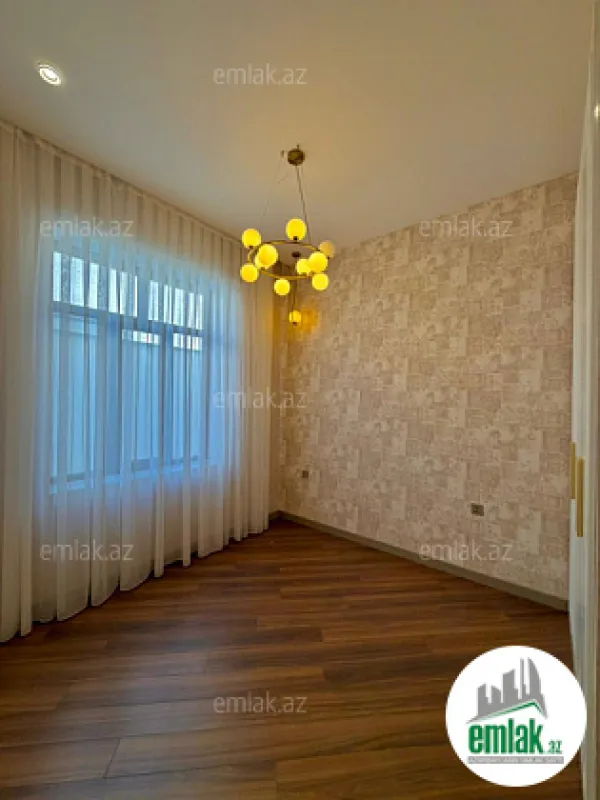 Satılır 5 otaqlı mənzil 220 m²