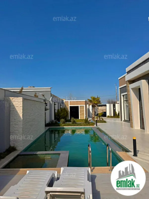 Satılır 5 otaqlı mənzil 220 m²