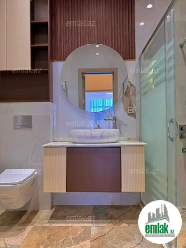 Satılır 5 otaqlı mənzil 220 m²