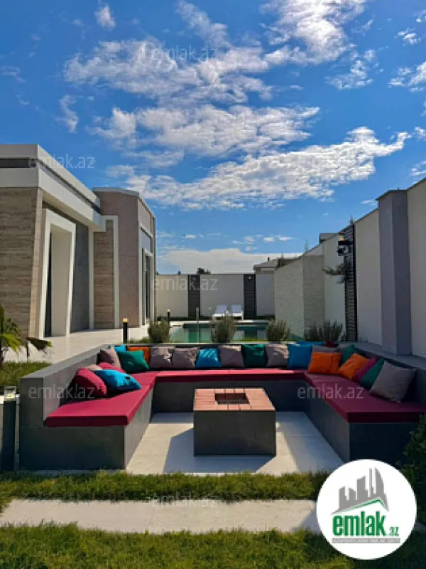 Satılır 5 otaqlı mənzil 220 m²