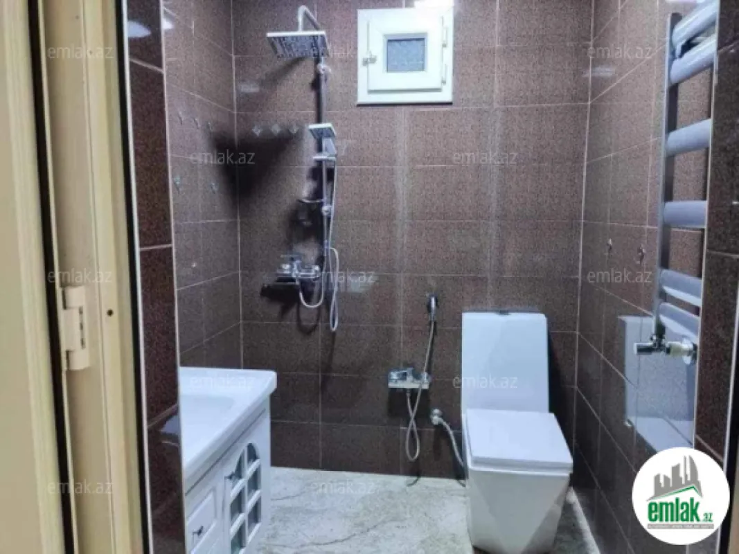 Satılır 4 otaqlı həyət evi 100 m²