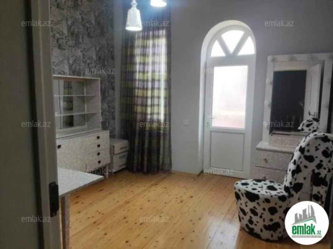 Satılır 4 otaqlı həyət evi 100 m²