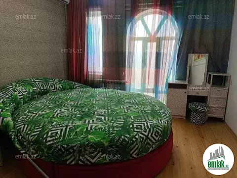 Satılır 4 otaqlı həyət evi 100 m²