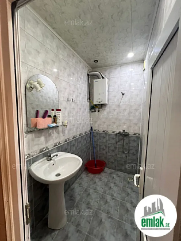 Satılır 3 otaqlı köhnə tikili 80 m²