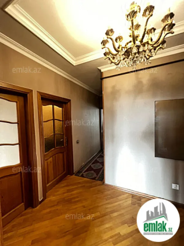 Satılır 3 otaqlı köhnə tikili 80 m²