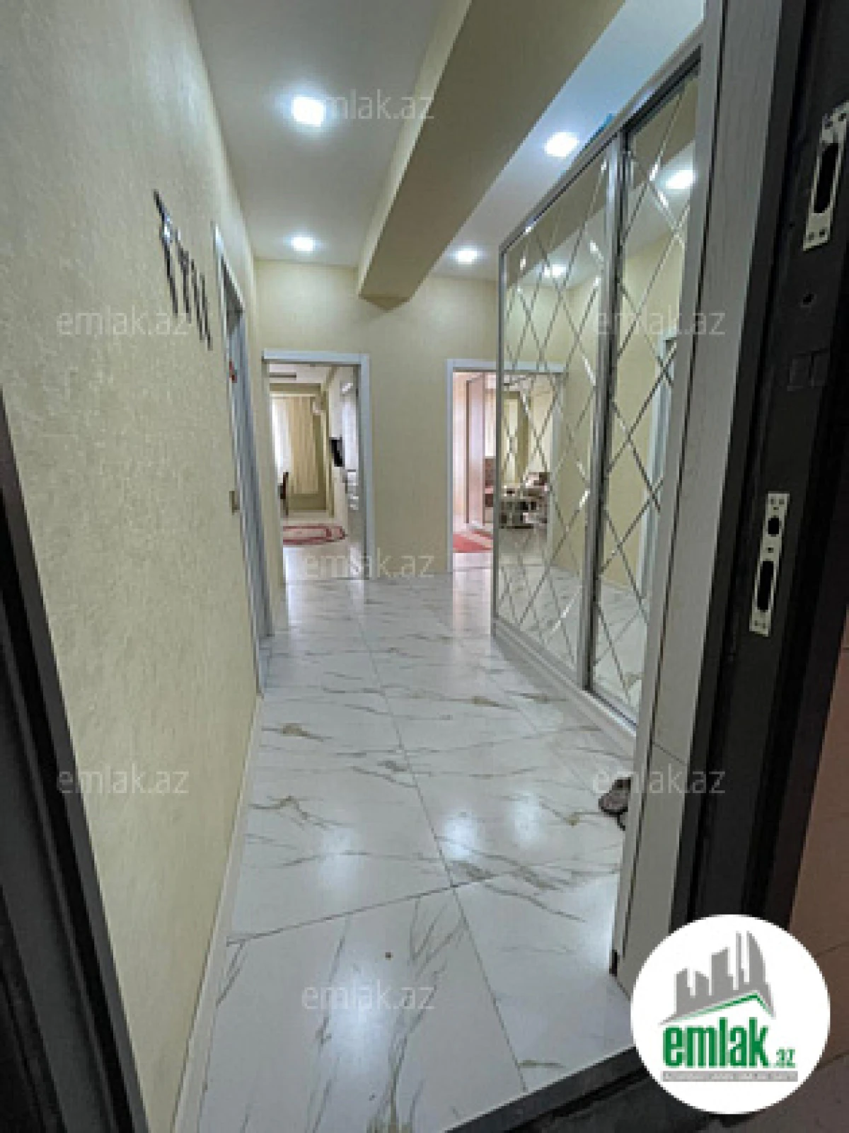 Satılır 2 otaqlı yeni tikili 75 m²