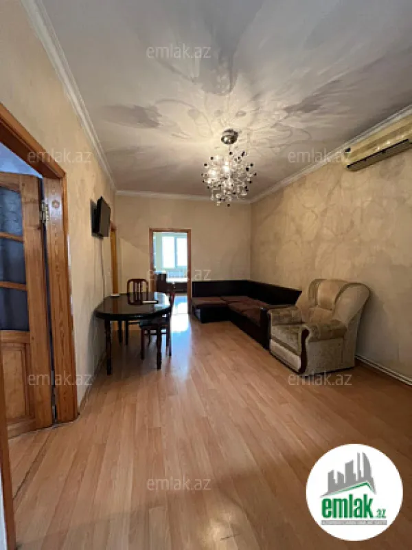 Satılır 3 otaqlı köhnə tikili 50 m²