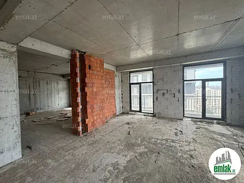 Satılır 5 otaqlı yeni tikili 215 m²