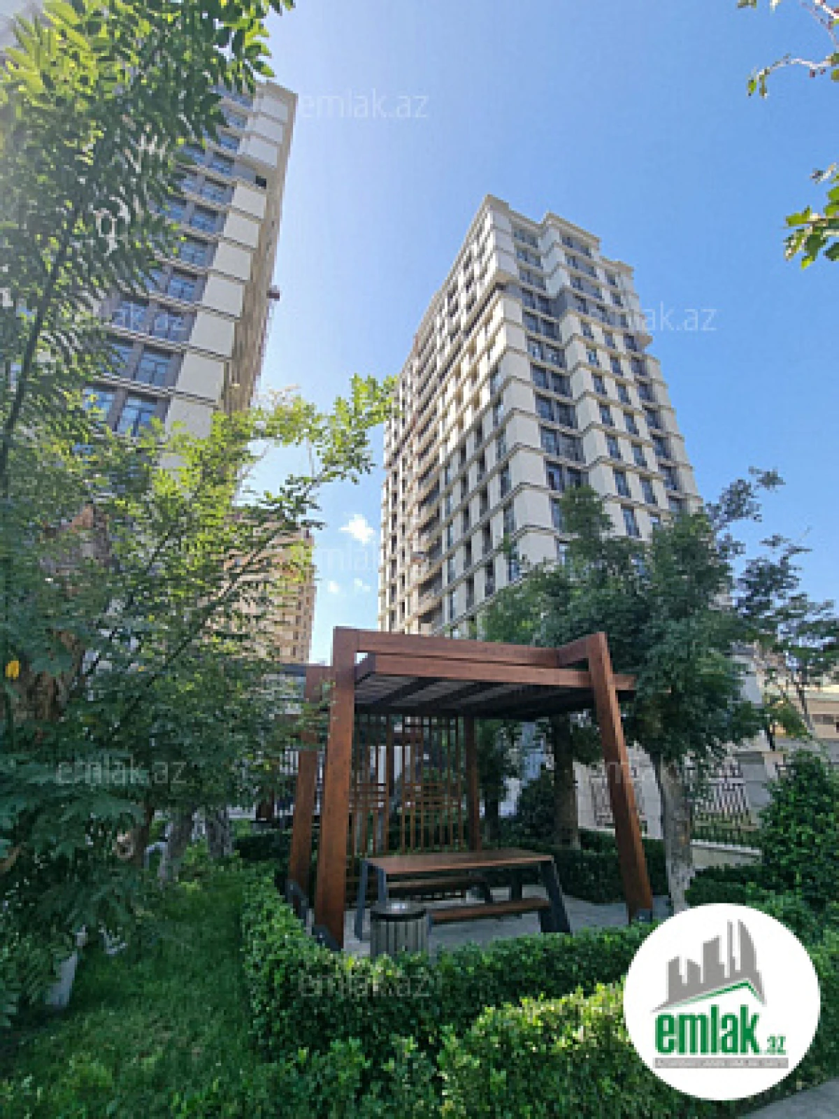 Satılır 5 otaqlı yeni tikili 215 m²