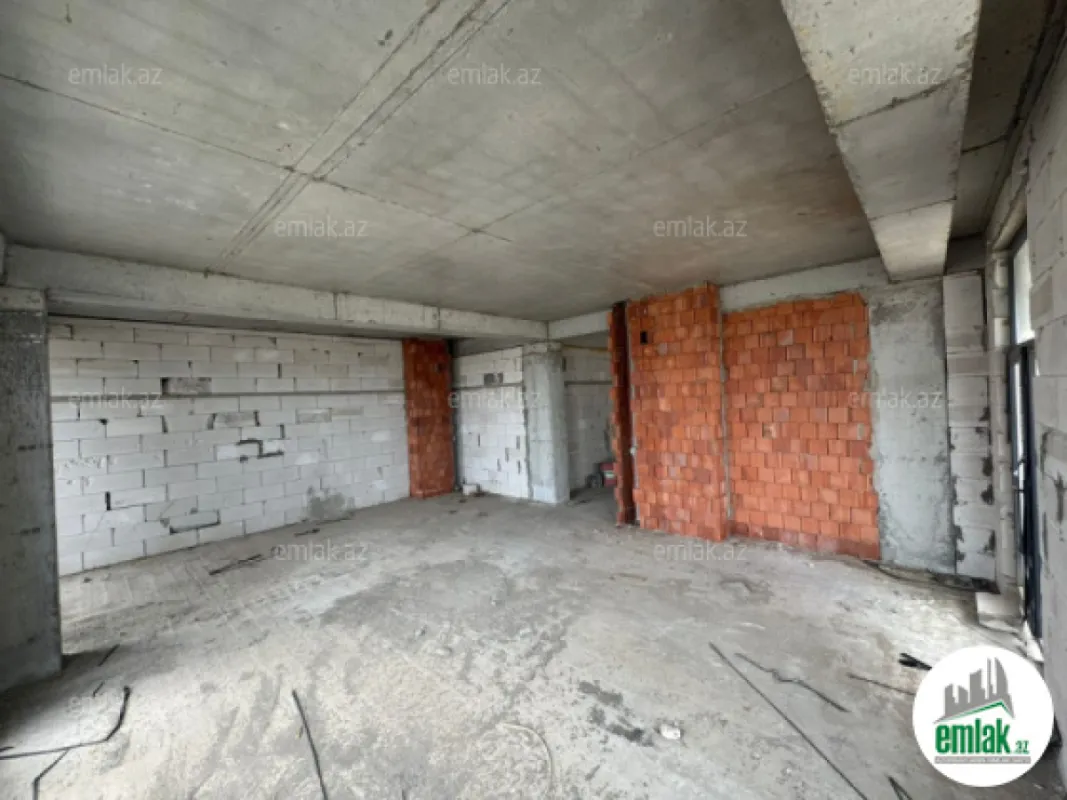 Satılır 5 otaqlı yeni tikili 215 m²