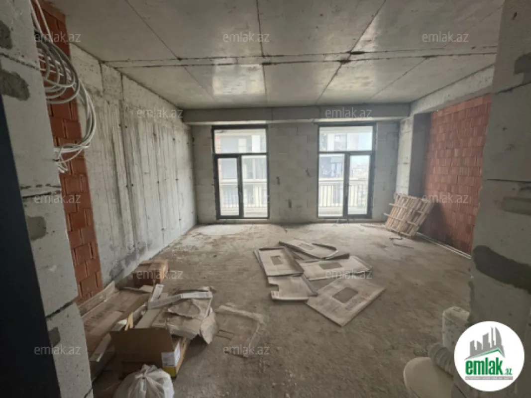 Satılır 5 otaqlı yeni tikili 215 m²