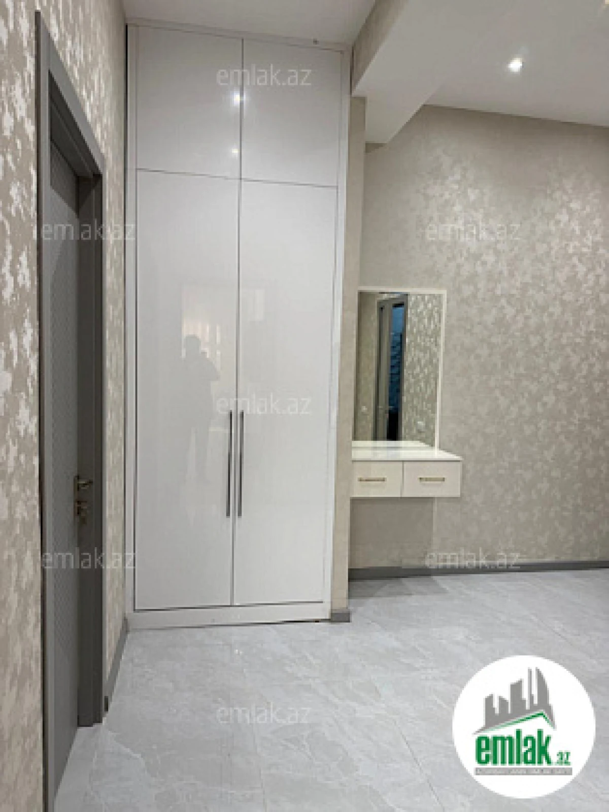 Satılır 2 otaqlı yeni tikili 91 m²