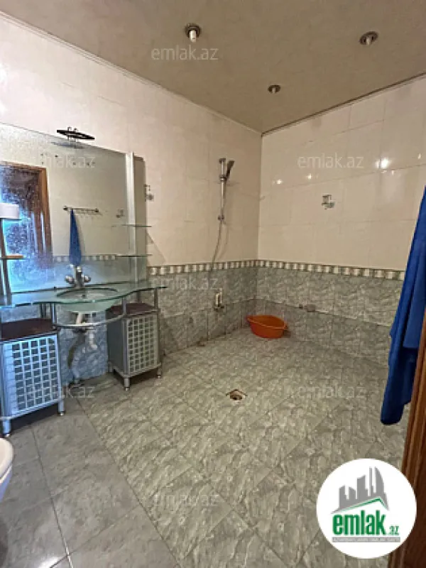 Satılır 4 otaqlı yeni tikili 160 m²