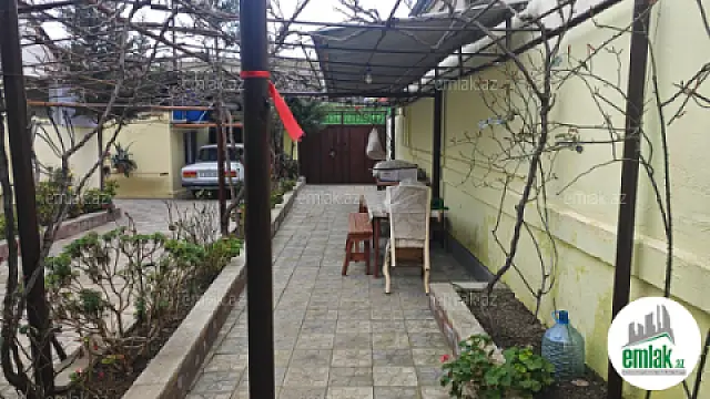Satılır 4 otaqlı həyət evi 100 m²