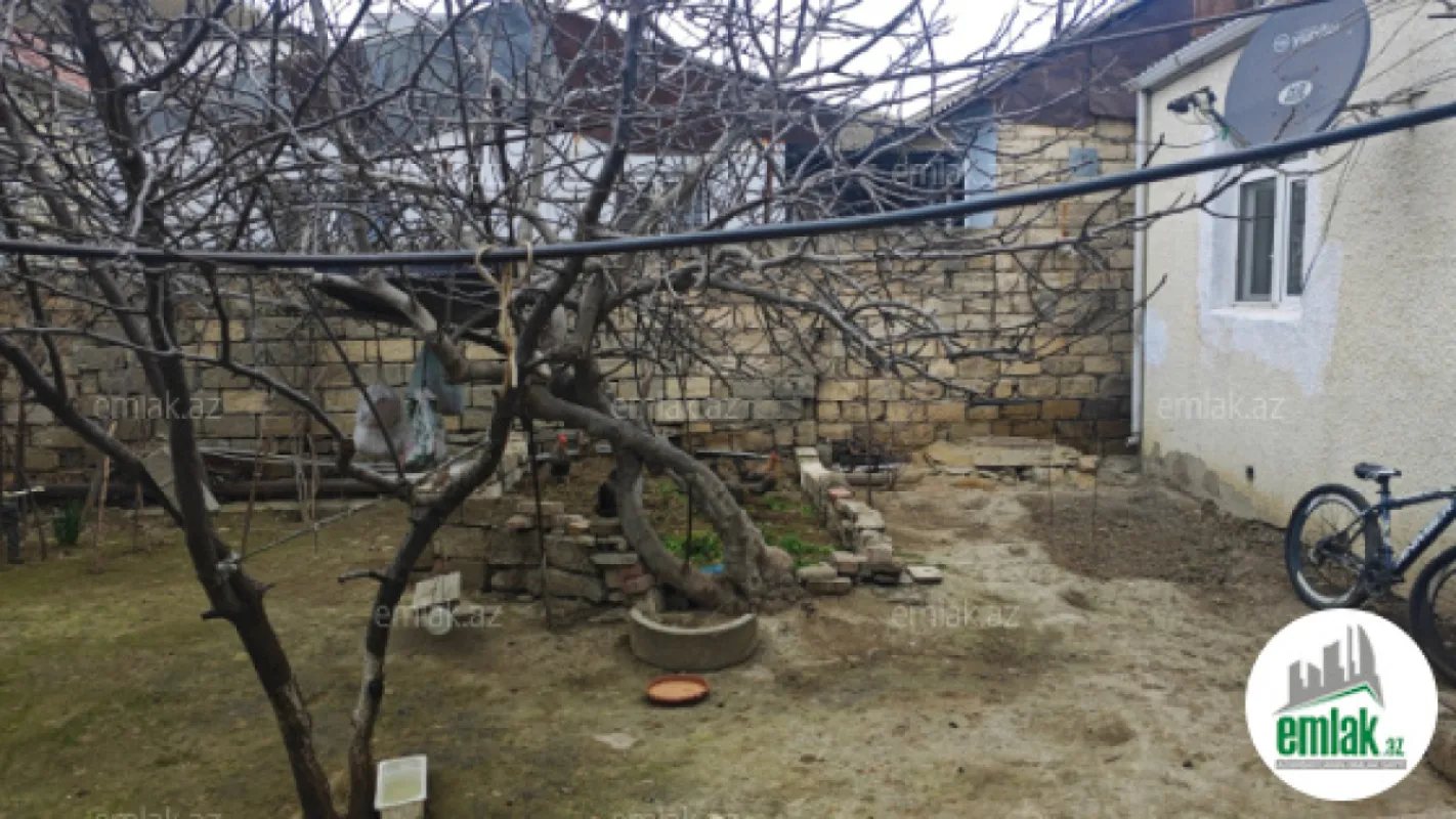 Satılır 4 otaqlı həyət evi 100 m²