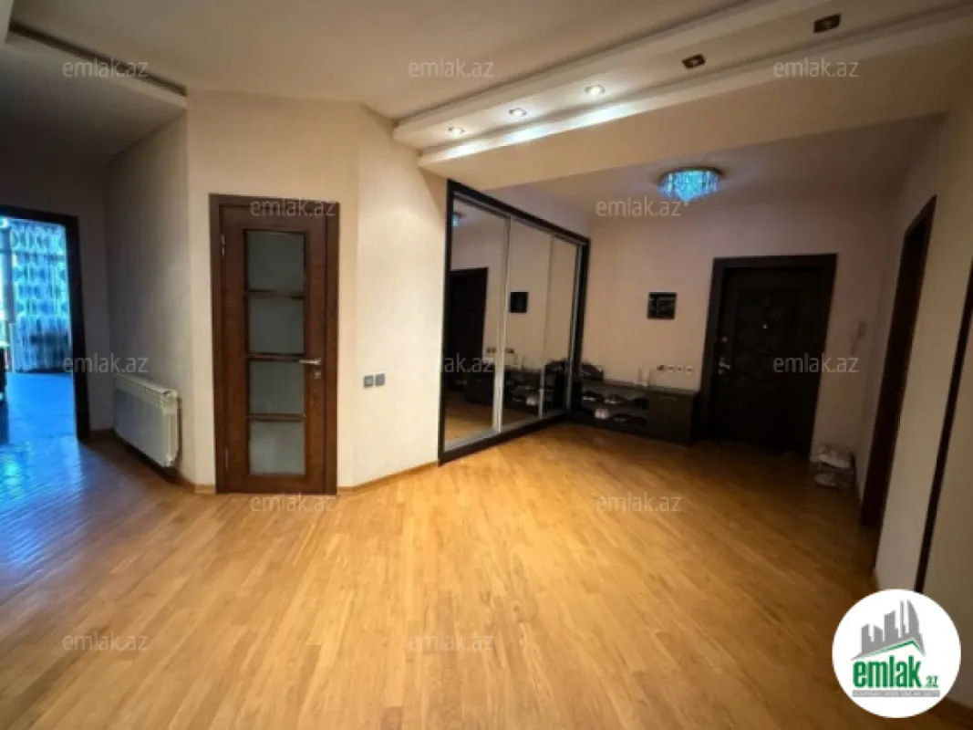Satılır 3 otaqlı yeni tikili 168 m²