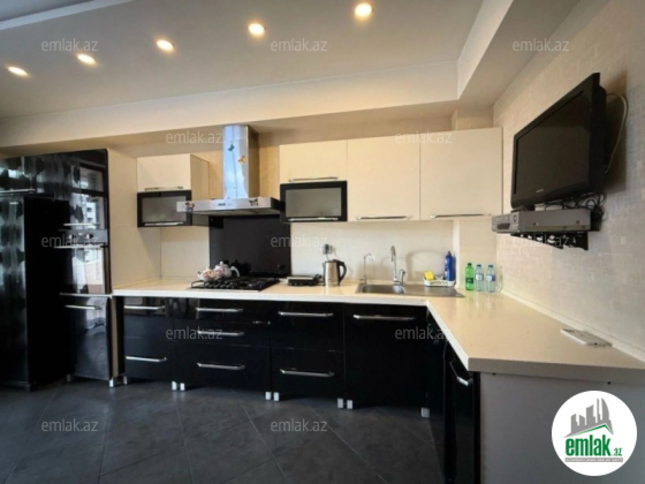 Satılır 3 otaqlı yeni tikili 168 m²