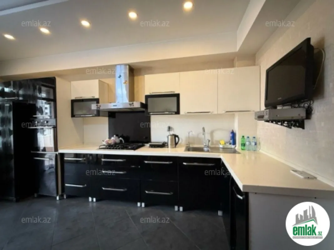 Satılır 3 otaqlı yeni tikili 168 m²