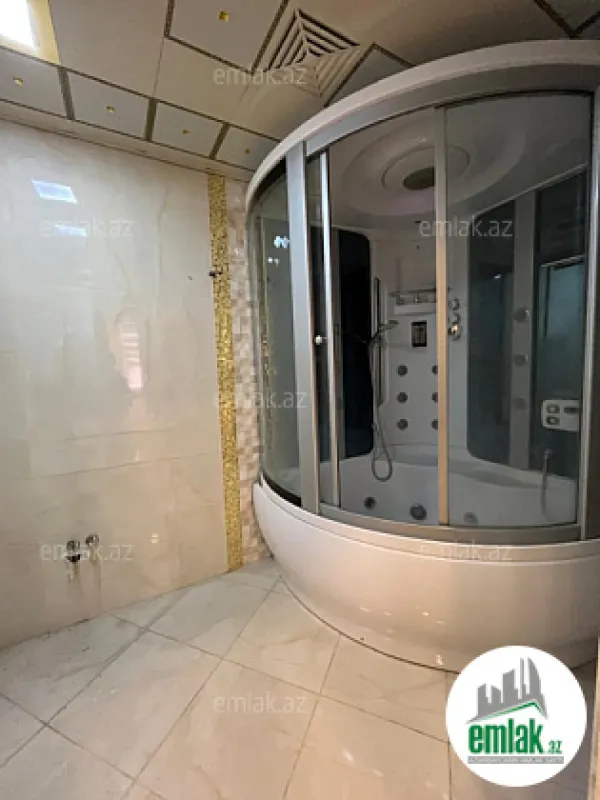 Satılır 3 otaqlı yeni tikili 135 m²