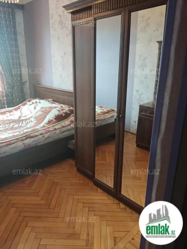 Satılır 2 otaqlı köhnə tikili 58 m²