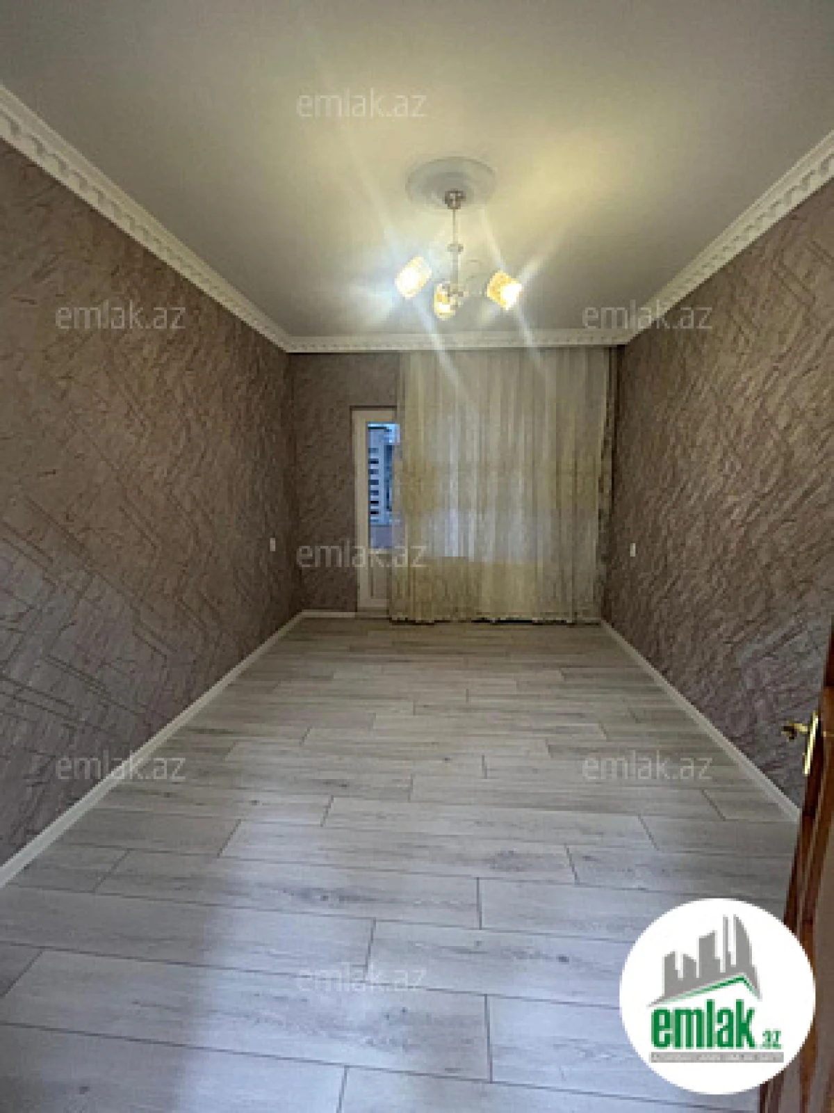Satılır 3 otaqlı köhnə tikili 90 m²