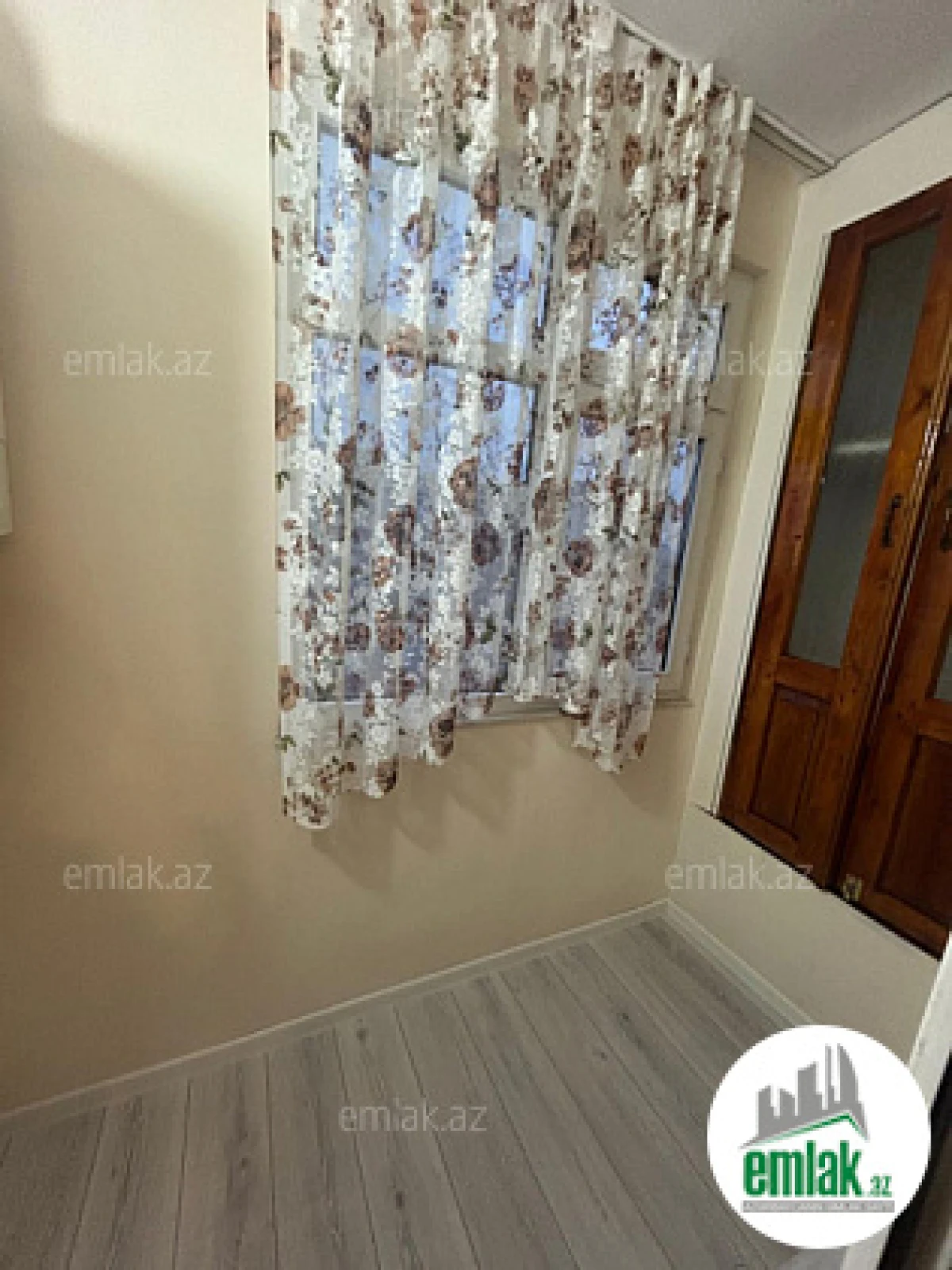 Satılır 3 otaqlı köhnə tikili 90 m²