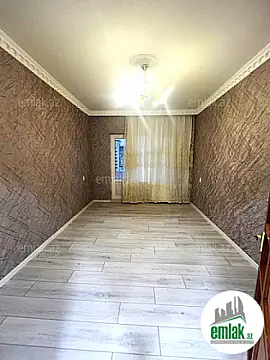 Satılır 3 otaqlı köhnə tikili 90 m²