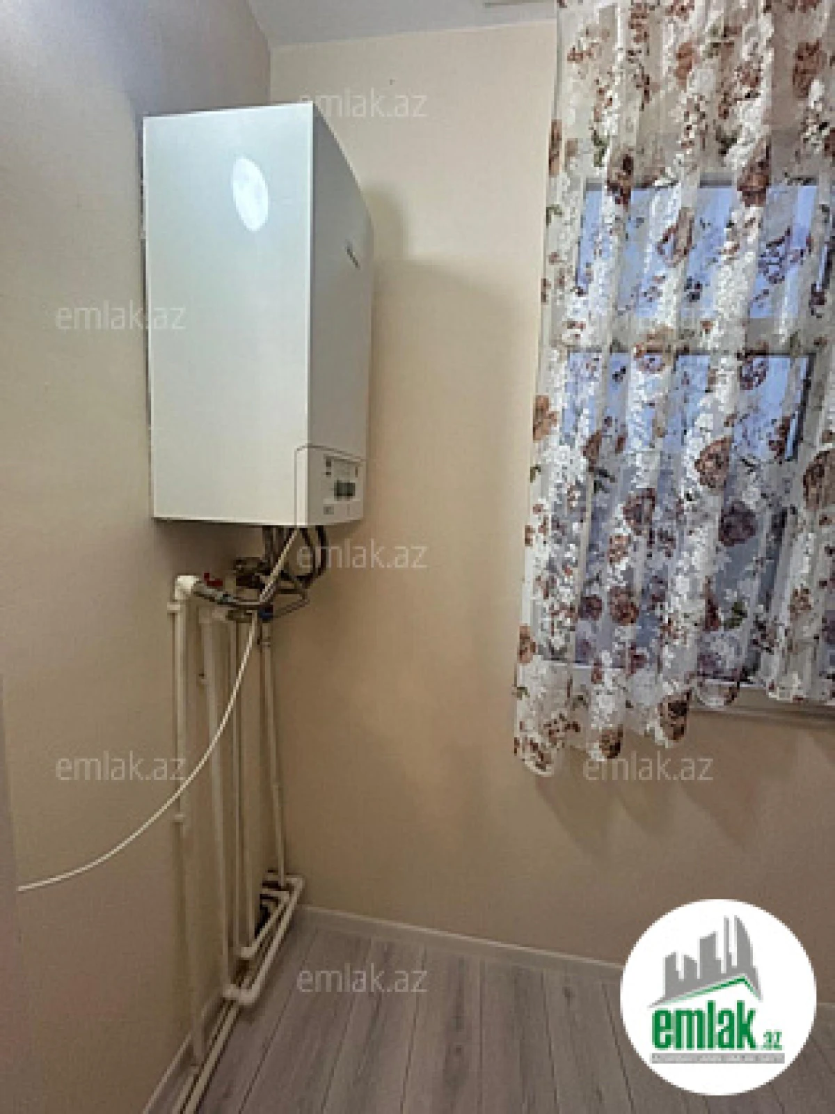 Satılır 3 otaqlı köhnə tikili 90 m²