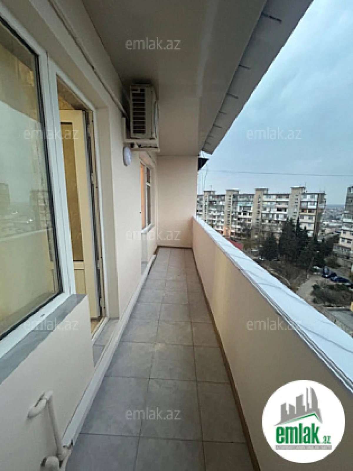 Satılır 3 otaqlı köhnə tikili 90 m²