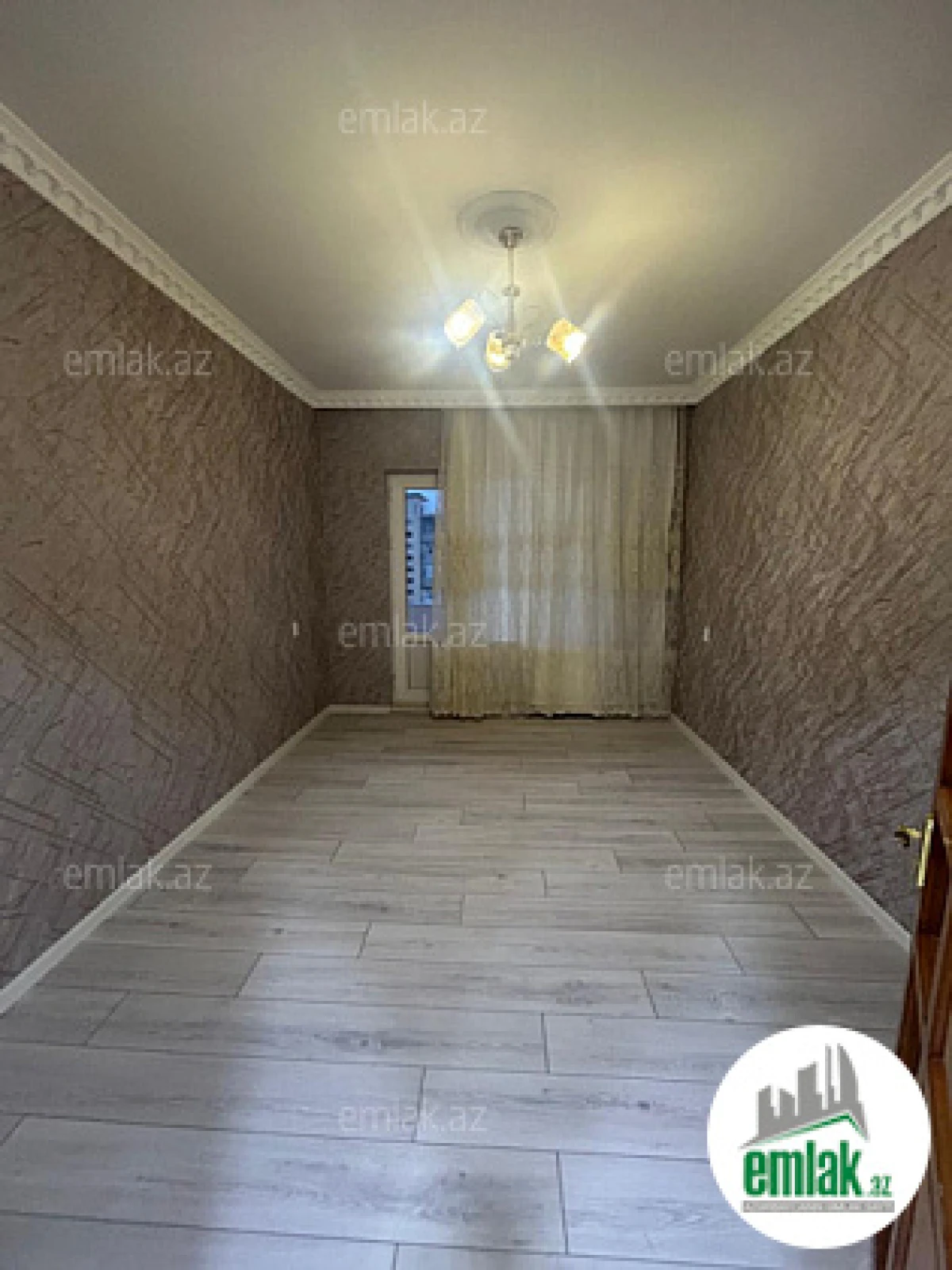 Satılır 3 otaqlı köhnə tikili 90 m²
