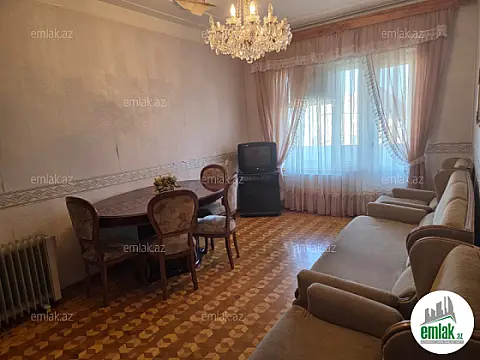 Satılır 4 otaqlı köhnə tikili 110 m²