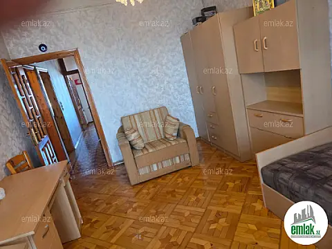 Satılır 4 otaqlı köhnə tikili 110 m²