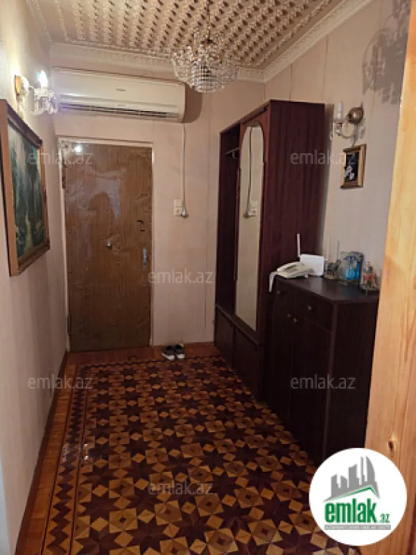 Satılır 4 otaqlı köhnə tikili 110 m²