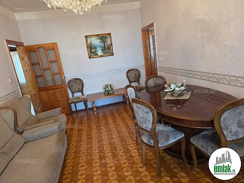 Satılır 4 otaqlı köhnə tikili 110 m² — Bakı, 9-cu mikrorayon 4 otaq 110.00 m²