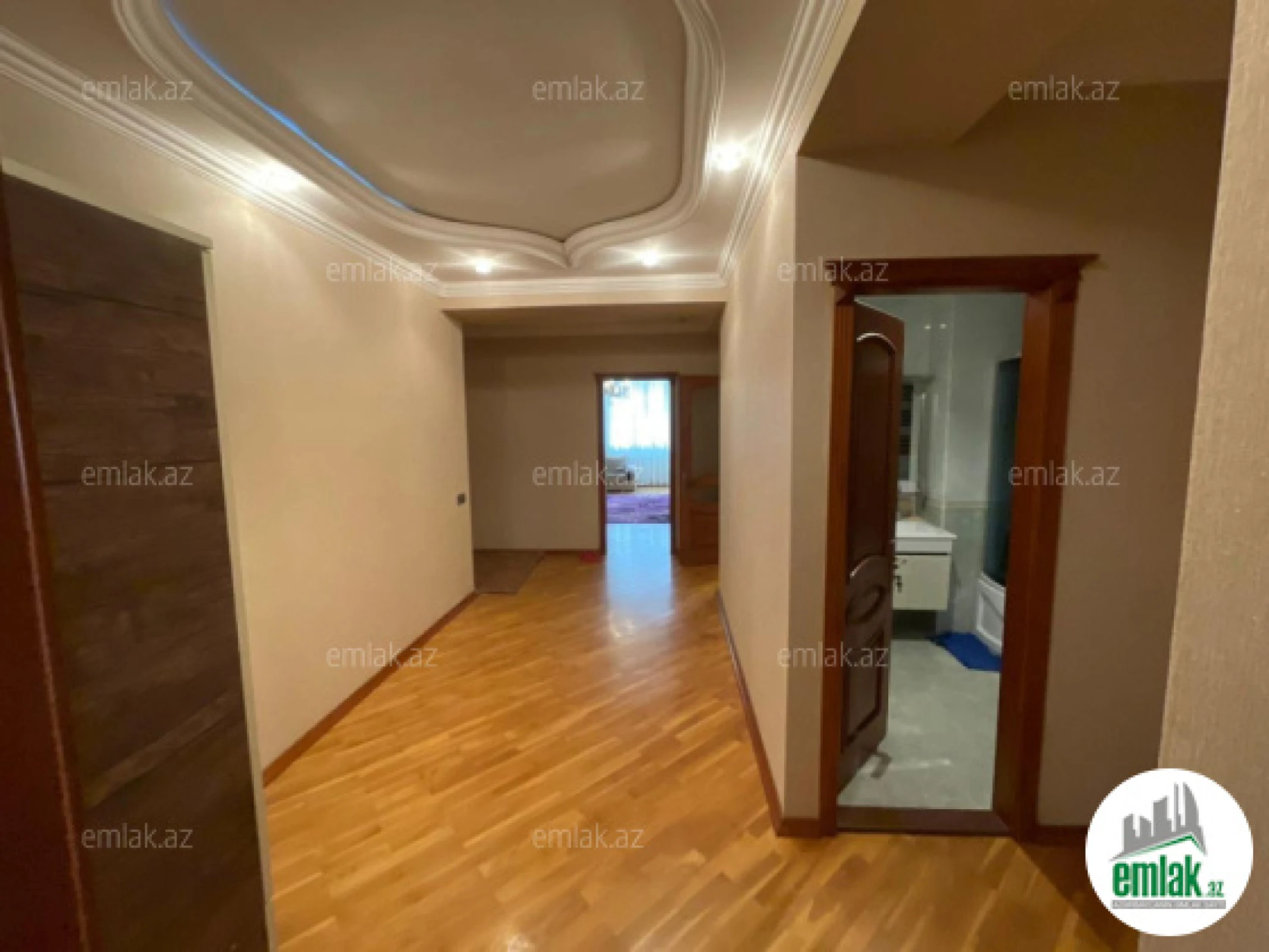 Satılır 3 otaqlı yeni tikili 130 m²