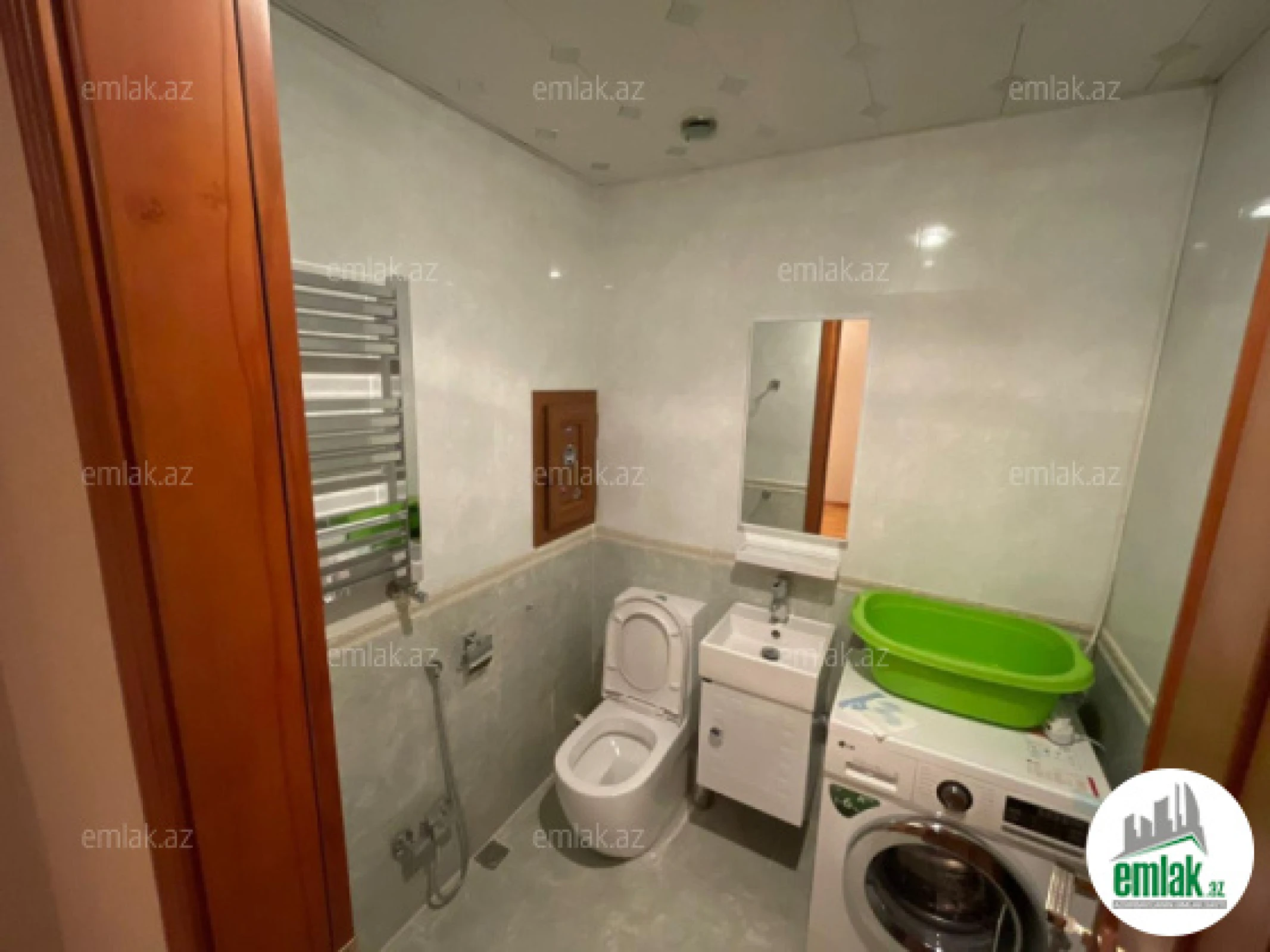 Satılır 3 otaqlı yeni tikili 130 m²