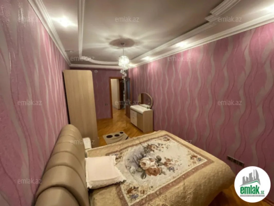 Satılır 3 otaqlı yeni tikili 130 m²