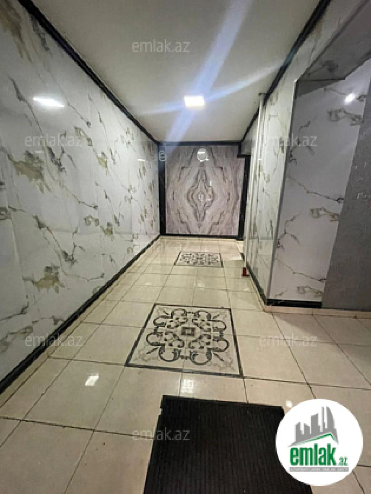 Satılır 3 otaqlı yeni tikili 130 m²