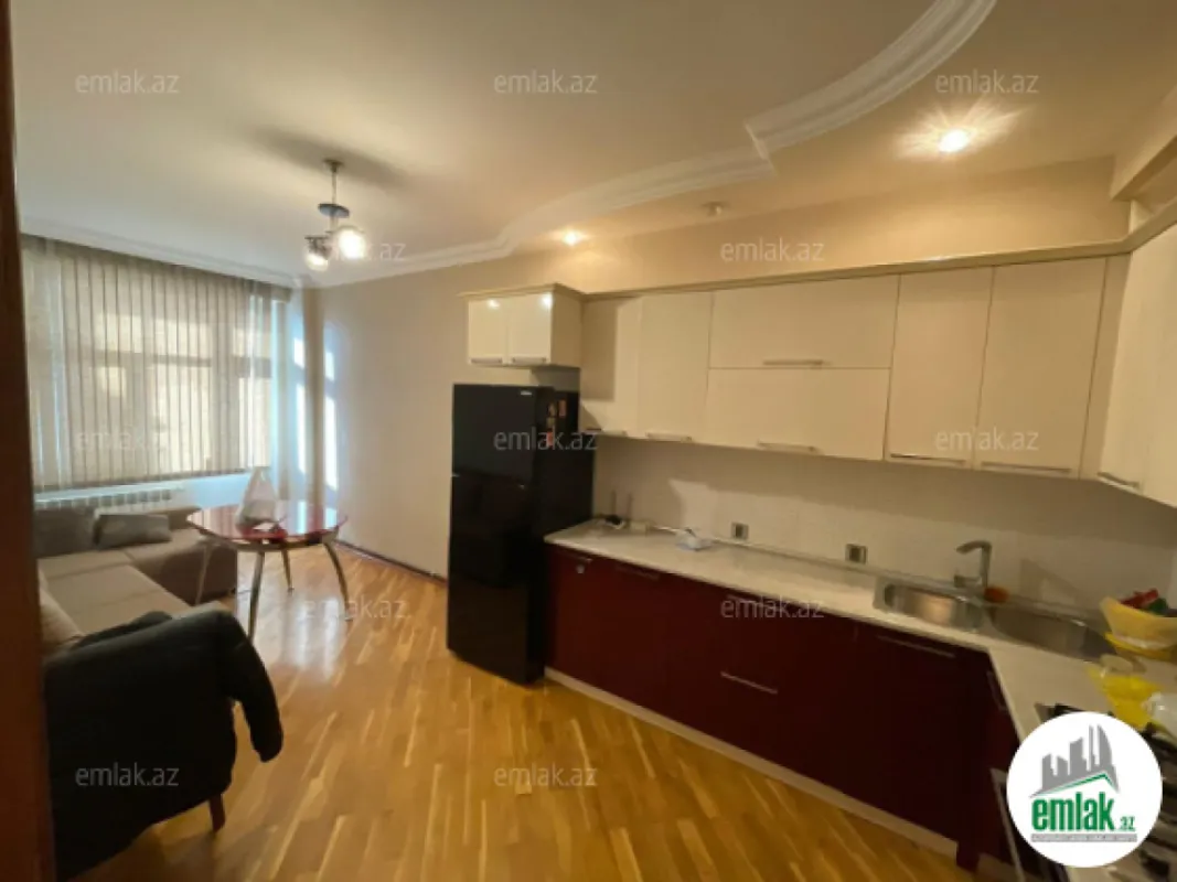 Satılır 3 otaqlı yeni tikili 130 m²