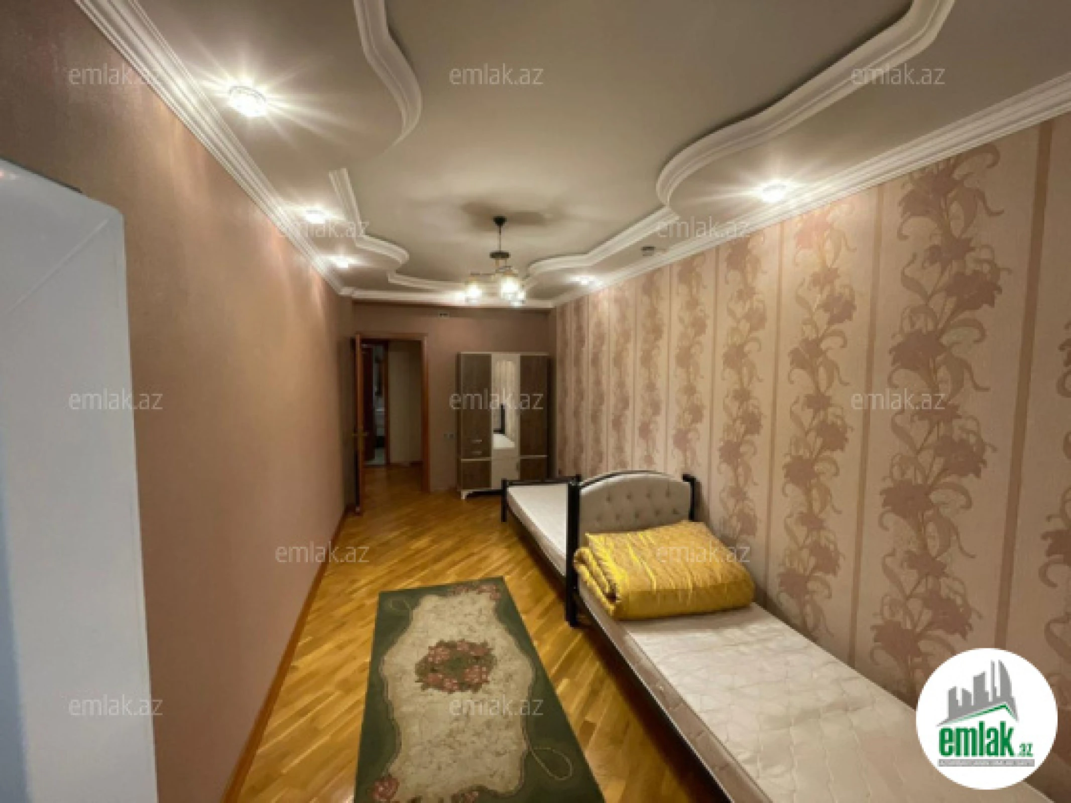 Satılır 3 otaqlı yeni tikili 130 m²