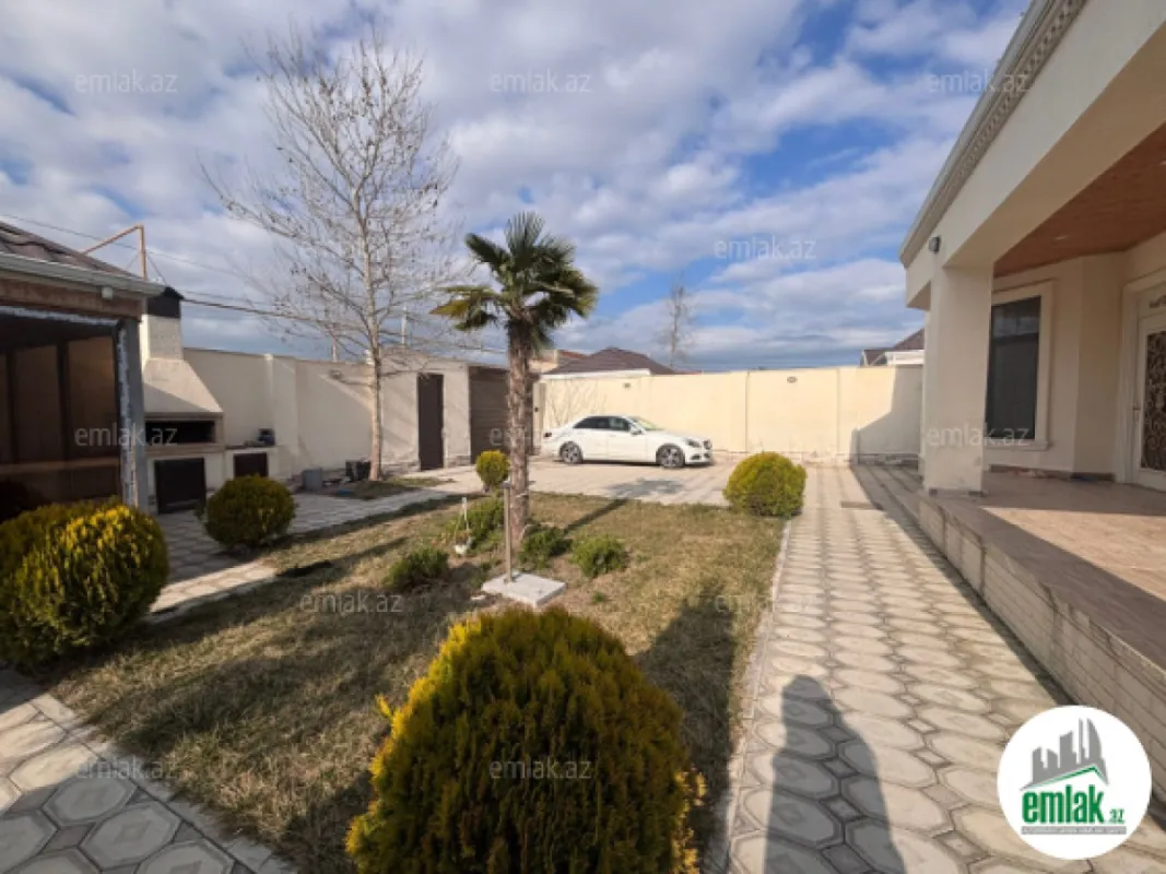Satılır 4 otaqlı mənzil 160 m²