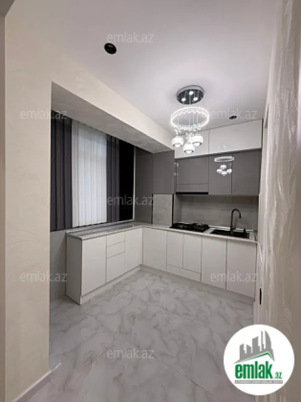 Satılır 3 otaqlı köhnə tikili 90 m²