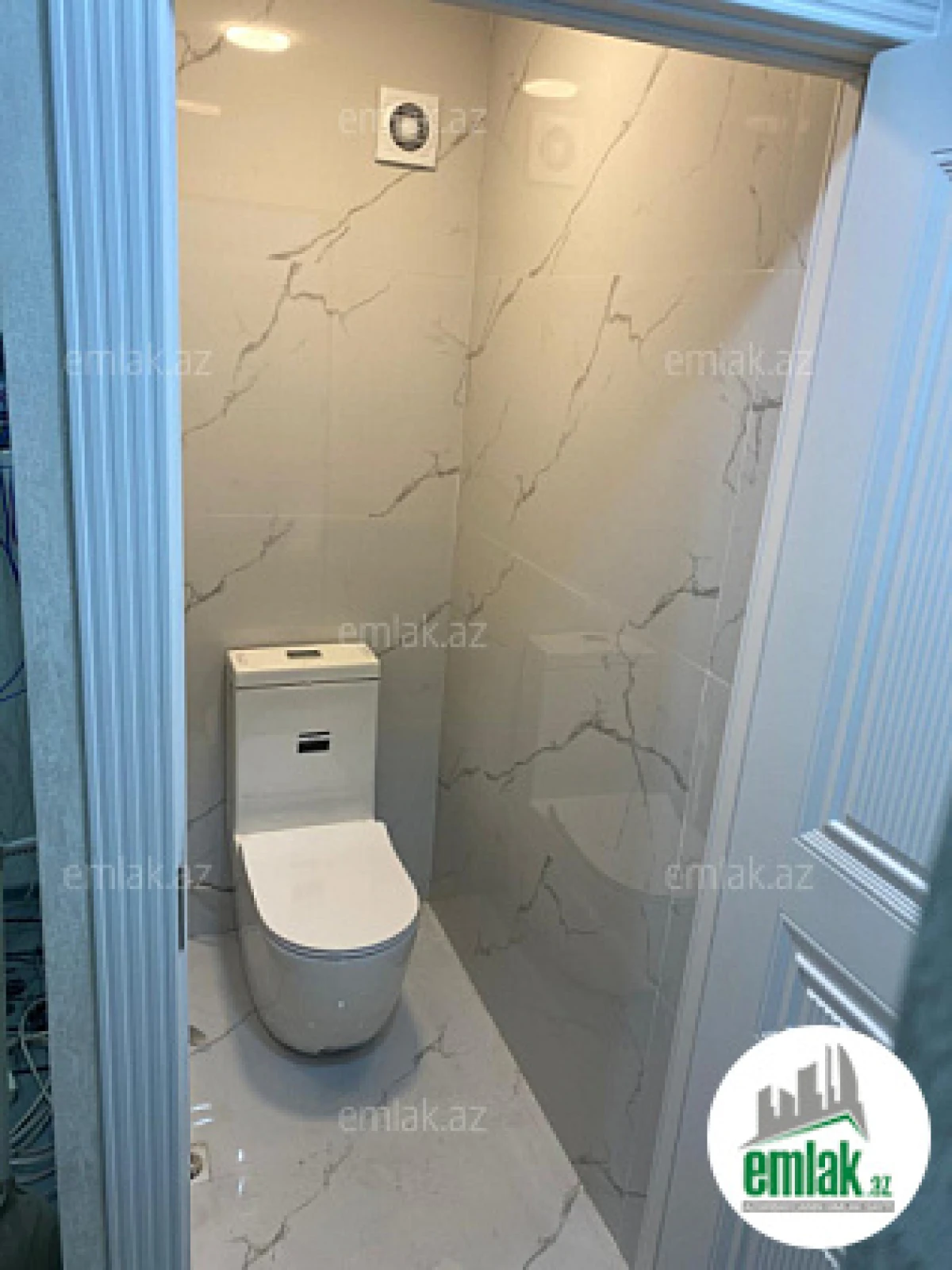 Satılır 2 otaqlı köhnə tikili 70 m²