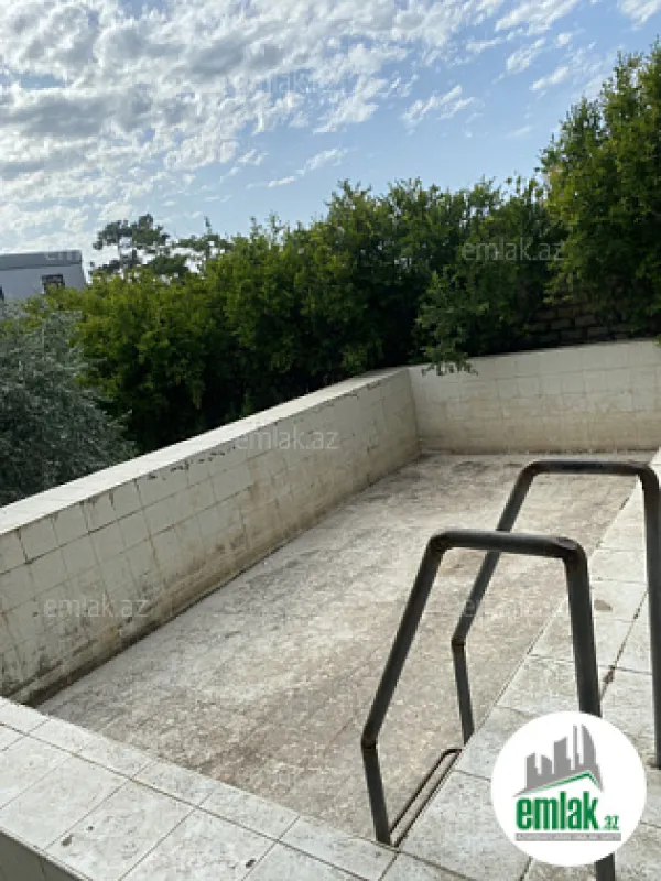 Satılır 6 otaqlı mənzil 200 m²